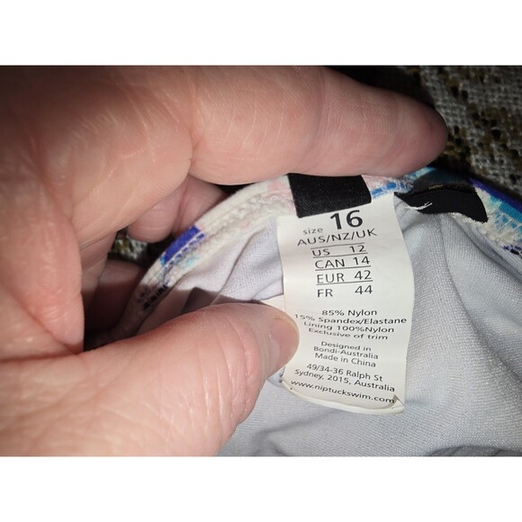 Niptuck One Piece Swimsuit Size 14 Slimming Tummy Control Pink Tropical Lined - Picture 6 of 6